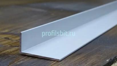 Алюминиевый уголок 15х30 мм разнополочный ПБ30х15 серебро матовое 2,7м
