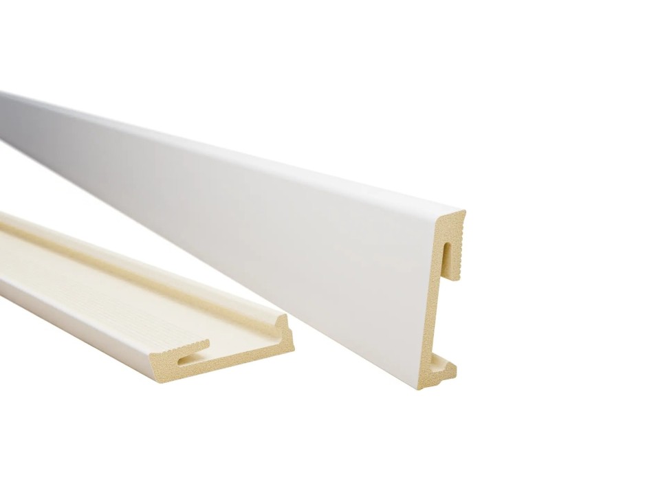 Напольный плинтус 60х15 мм SALAG ALPHA Bia?y AP61U1 ПВХ белый 2.2 м