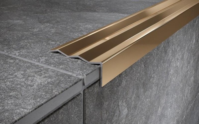Угловой порог стальной 40х8 мм FCA 8 GP золото полированное 2,7 м