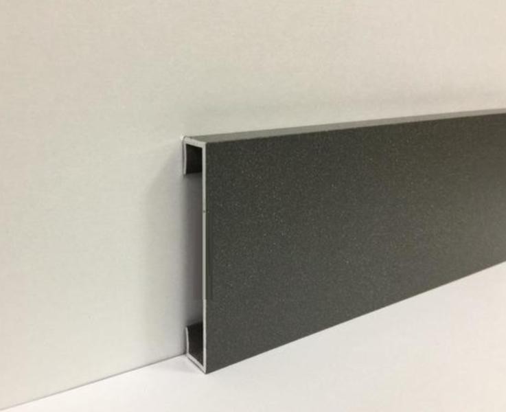 Алюминиевый плинтус напольный 40 мм ПТ-41 черный муар 3м