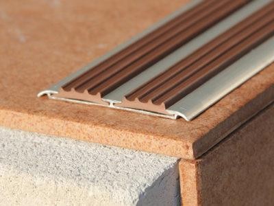 Порог противоскользящий плоский 72 мм Евроступень АН-72 Коричневый 2,5 м