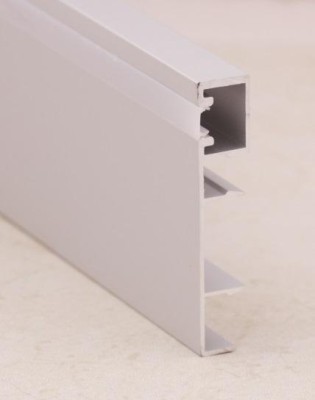 Алюминиевый плинтус напольный с LED подсветкой ПЛС-80 серебро матовое 3 м