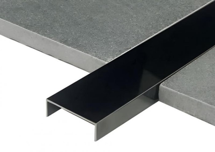 П-профиль алюминиевый 10х20 мм Евротрим 0224.05 черный 2,95 м