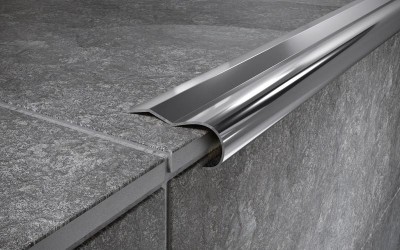 Угловой порог стальной 40х8 мм FCR 8 P полированная сталь 2,7 м