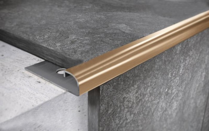 Профиль С-образный из нержавеющей стали 10 мм FRF 10 GM Золото сатинированное 2,7 м