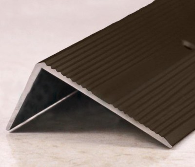Рифлёный угловой порог алюминиевый 42х22 мм ПО-40х20 Бронза глянец 2,7 м