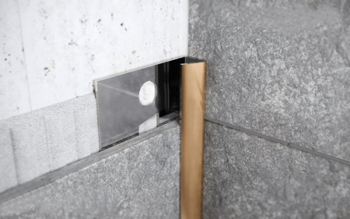 Внутренний угол для плитки из нержавеющей стали 15 мм Fi 15 GP Золото полированное 2,7 м