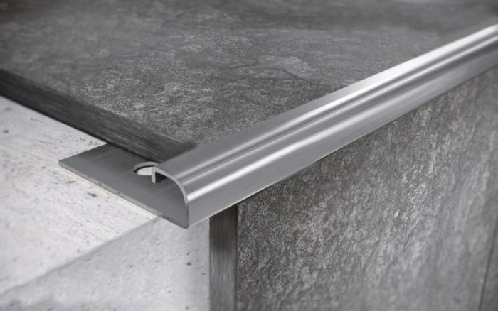 Профиль С-образный из нержавеющей стали 10 мм FRF 10 M Сталь сатинированная 2,7 м