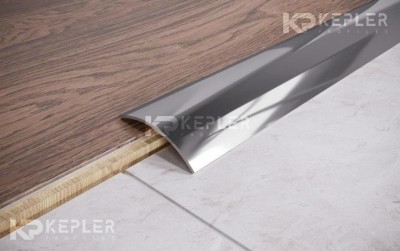 Одноуровневый порог стальной 30 мм FAR 3 P полированная сталь 2,7 м