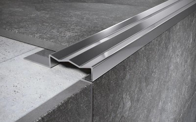 Угловой порог стальной закладной 35х10 мм FCGF 10 P полированная сталь 2,7 м