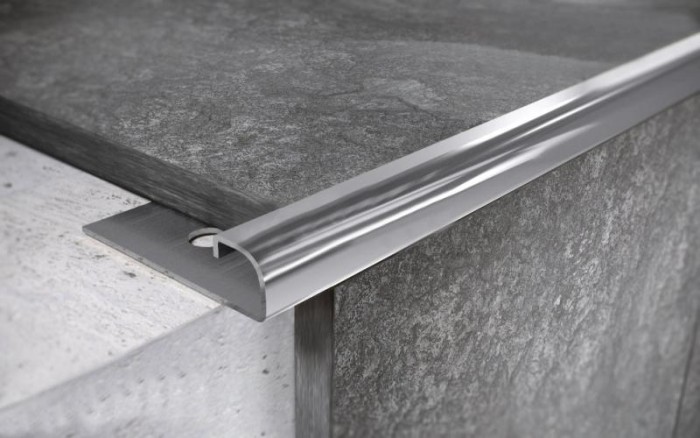 Профиль С-образный из нержавеющей стали 12 мм FRF 12 P Сталь полированная 2,7 м