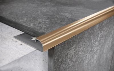 Профиль С-образный из нержавеющей стали 15 мм FRF 15 GM Золото сатинированное 2,7 м