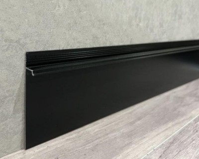 Теневой плинтус алюминиевый под гипсокартон ПТ-1/80 черный 3м