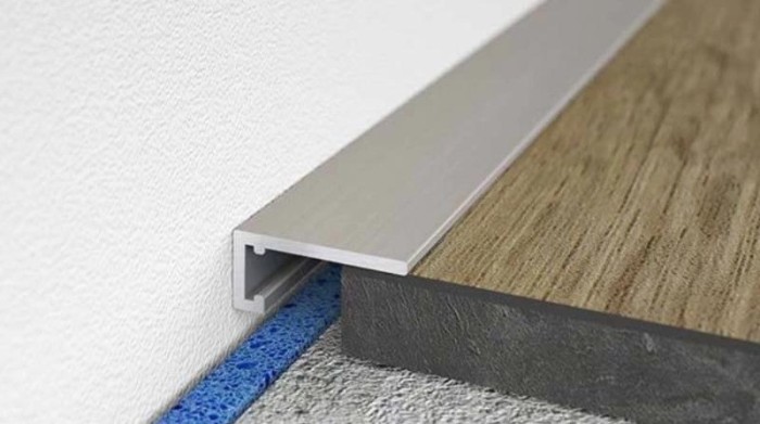 Алюминиевый микроплинтус Мега-Трейд МП-6 Серебристый 2м арт.2336