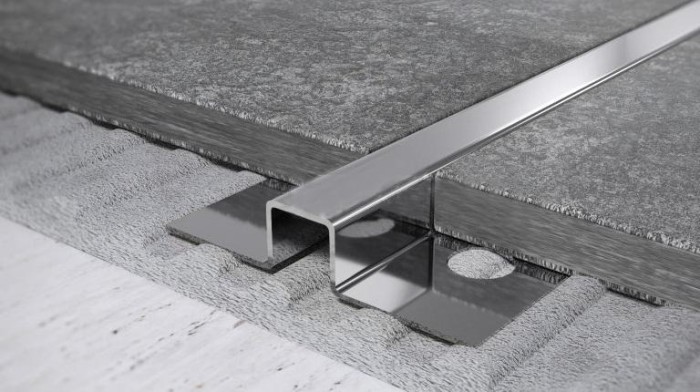 Профиль П-образный нержавеющая сталь FUM 8х15 P Сталь полированная 2,7 м