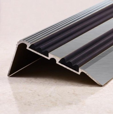 Порог угловой противоскользящий 68х30 мм ПО-68х30 Серебро матовое 2,7 м