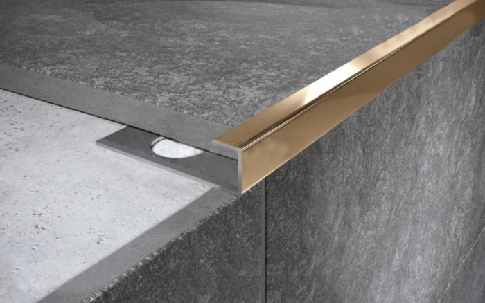 П-образный профиль из нержавеющей стали 8 мм FPL 8 GP Золото полированное 2,7 м