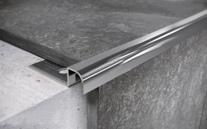 Профиль П-образный округлый из нержавеющей стали 12 мм FUR 12 P Сталь полированная 2,7 м