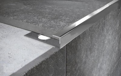 П-образный профиль из нержавеющей стали 10 мм FPL 10 P Сталь полированная 2,7 м