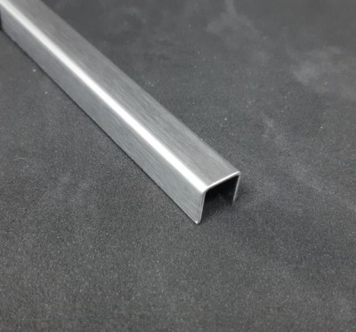 Профиль П-образный из нержавеющей стали 10х10 мм SUP010 SGB Серебро глянец браш 2,7 м