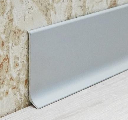 Напольный плинтус алюминиевый ПТ-40 алюминий серебро 3 м