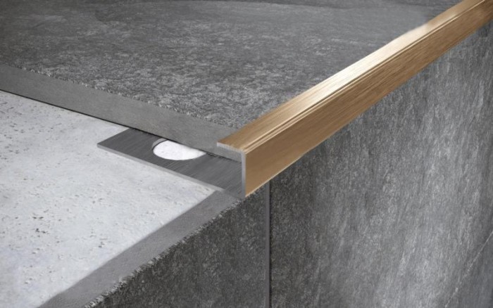 П-образный профиль из нержавеющей стали 6 мм FP 6 GM Золото сатинированное 2,7 м