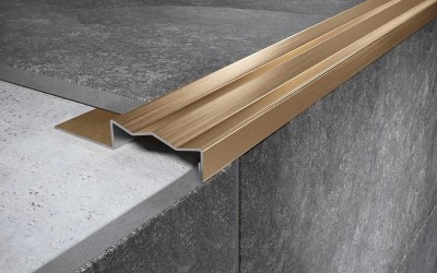 Угловой порог стальной закладной 35х8 мм FCG 8 GM золото сатинированное 2,7 м