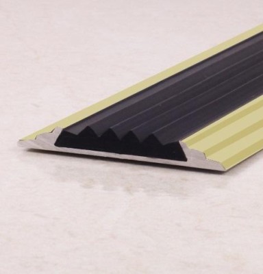 Алюминиевый порог противоскользящий плоский 46х5 мм ПО-46 Бронза матовая 2,7 м