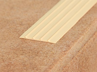 Резиновая лента 29 мм противоскользящая Евроступень Н-29 бежевая 9 м бухта