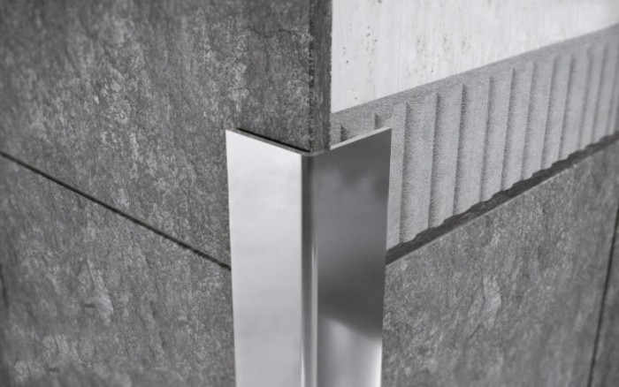 Уголок из нержавеющей стали 40х40 FL40P Сталь полированная 3 м