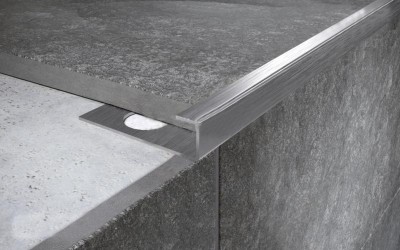 П-образный профиль из нержавеющей стали 12 мм FP 12 M Сталь сатинированная 2,7 м