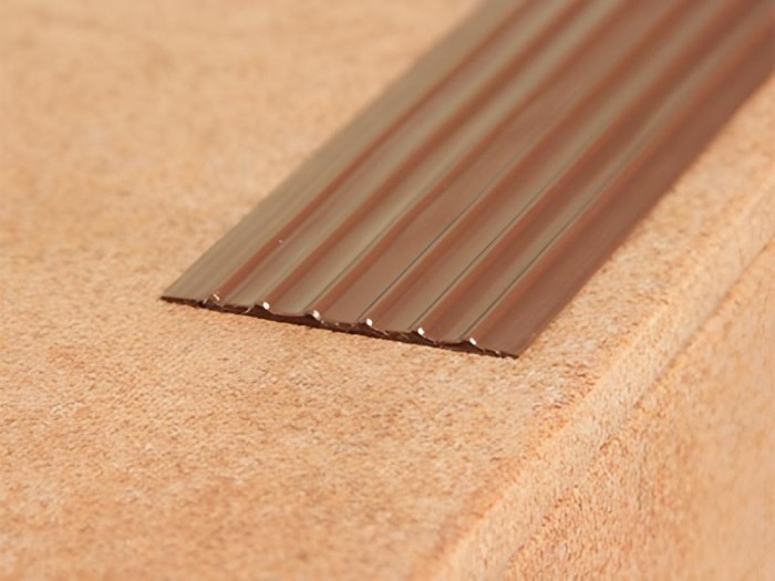 Резиновая лента 47 мм противоскользящая Евроступень Н-47 коричневая 9 м бухта