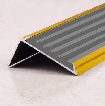 Алюминиевый порог угловой противоскользящий 42х19 мм ПО-38х23-ПР-30 Серый-Золото матовое 2,7 м