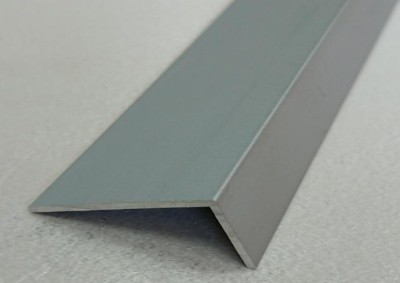 Разносторонний алюминиевый уголок 30х15 мм ПН-30х15 Серебро матовое 2,7 м