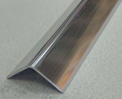 Разносторонний алюминиевый уголок 30х15 мм ПН-30х15 Серебро глянец 2,7 м