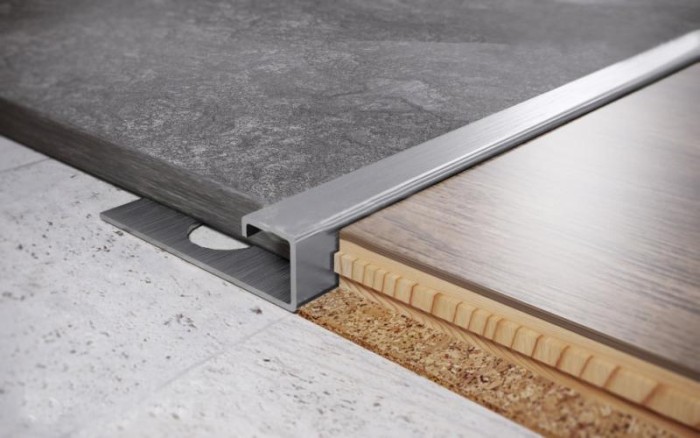 П-образный профиль из нержавеющей стали 12 мм FPF 12 M Сталь сатинированная 2,7 м