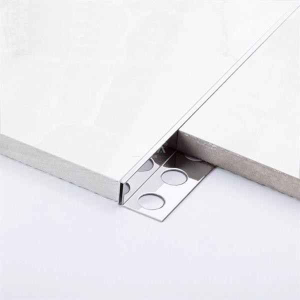 П-профиль из нержавеющей стали закладной 3х10 мм SBP018-10H SG серебро глянец 2,7м