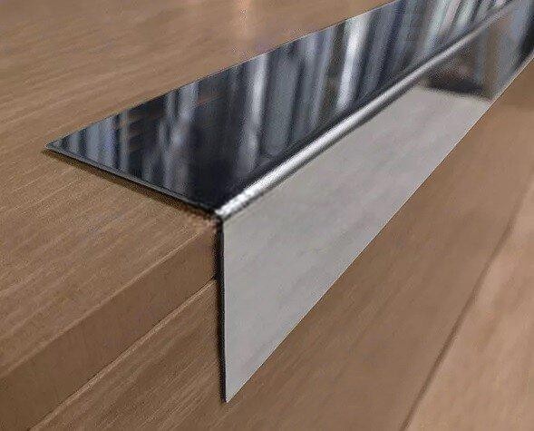 Равнополочный уголок стальной ПБ 40х40 прямой полированный 3 м AISI 430