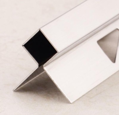 Угловой квадратный профиль из нержавеющей стали 12х12 мм SB020-12H SGB Серебро глянец браш 2,7 м