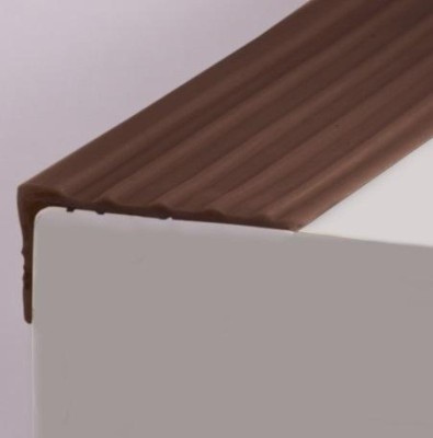 Угловой профиль противоскользящий резиновый 50х20 мм Евроступень У-50 Коричневый 12 м