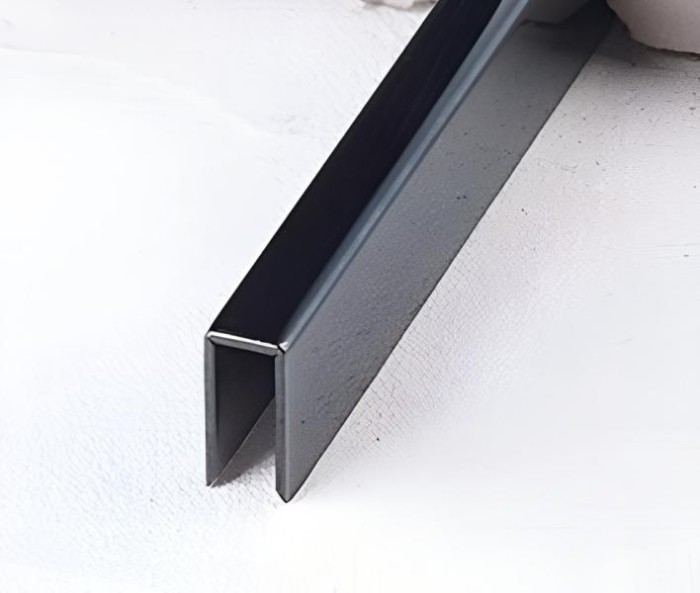 Стальной П-профиль 5х10 FSUP05-BP черный полированный 2,7м