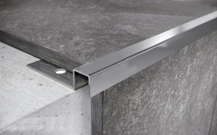 П-образный профиль из нержавеющей стали 12 мм FPU 12 P Сталь полированная 2,7 м