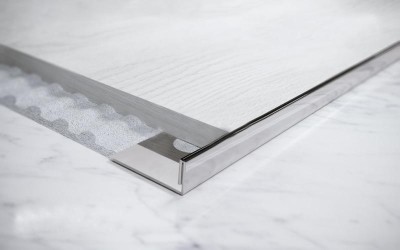 Профиль L-образный из нержавеющей стали 20 мм FG 20 P Сталь полированная 2,7 м