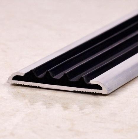 Порог противоскользящий плоский 32 мм Евроступень АН-32 Чёрный 2,5 м