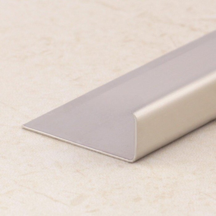 Стальной П-образный профиль окантовочный 8 мм ОК-8 шлифованный 2.7 м