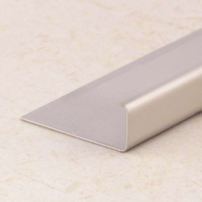 Стальной П-образный профиль окантовочный 12 мм ОК-12 шлифованный 2.7 м