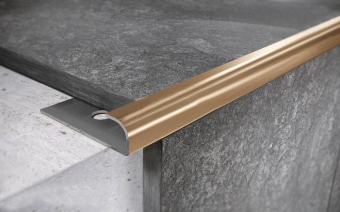 Профиль С-образный из нержавеющей стали 8 мм FR 8 GM Золото сатинированное 2,7 м