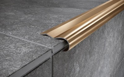 Угловой порог стальной 40х15 мм FCR 15 GM золото сатинированное 2,7 м